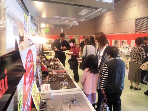 安曇野支店 展示会.jpg