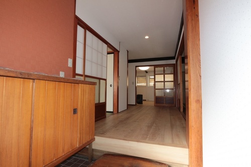 玄関施工前.jpg