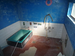 御子柴邸浴室施工前.JPG