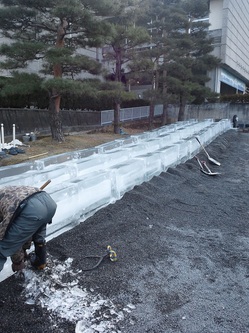 氷のすべり台1.jpg