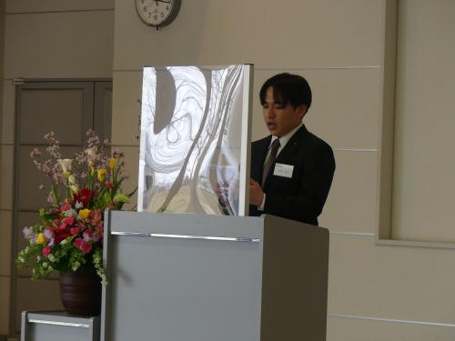 ブログ写真③2022nyuusya .jpg